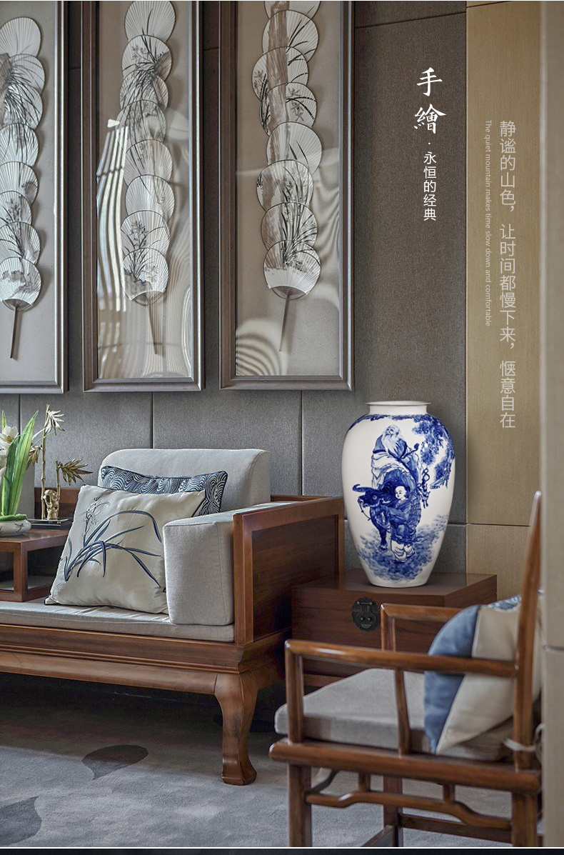 Jingdezhen ceramics famous hand - made furnishing articles dried flower arranging flowers sitting room of Chinese style household adornment blue and white porcelain vase