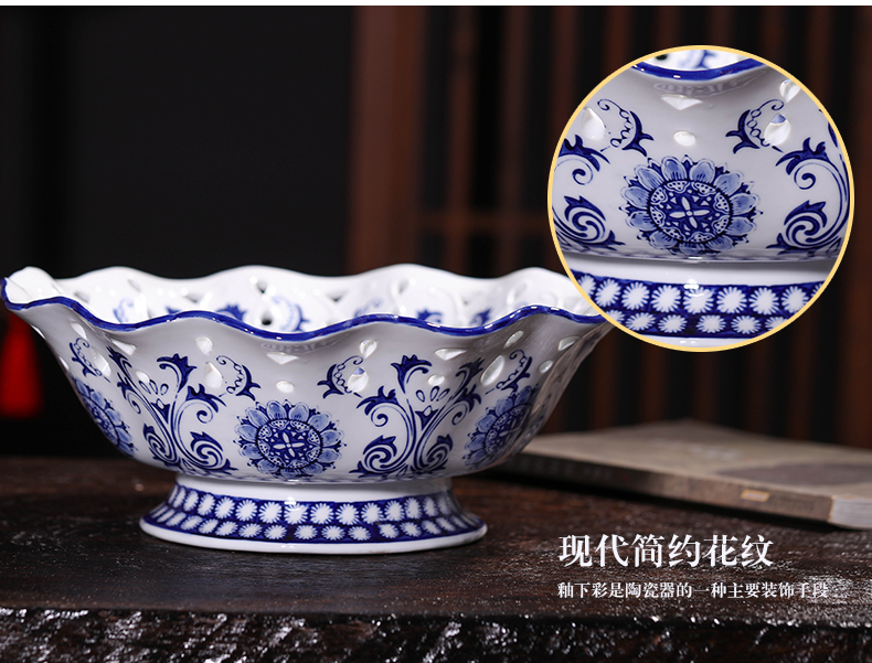 Jingdezhen blue and white ceramics hollow - out fruit bowl dried fruit snack plate of new Chinese style classical furnishing articles large living room