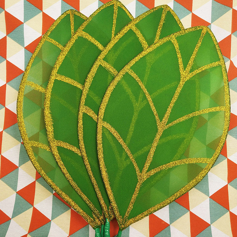 Boutique Low Carbon Bebe Leaves Young Children's Choral Race Performance Dance Props Hands to take pictures of flowers and leaves 