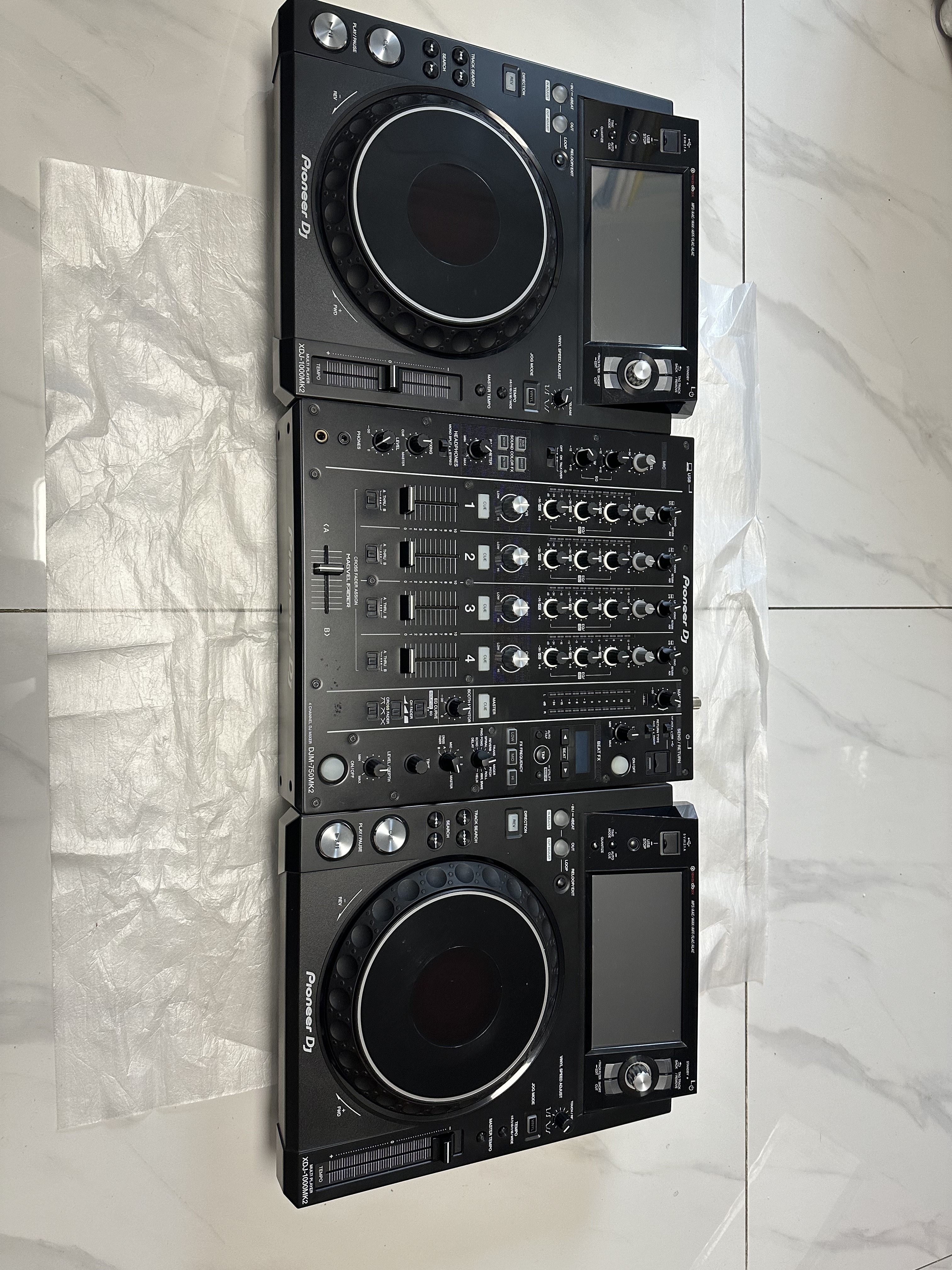 Pioneer CDJ-2000 & DJM-750MK2 セット Pioneer CDJ-2000 & DJM-750MK2 セット Pioneer CDJ-2000 & DJM-750MK2