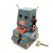 Rare Iron City-Traditional Clockwork Sheet Iron Toy Outlet Classic Nostalgia Collection Gift Tank Robot