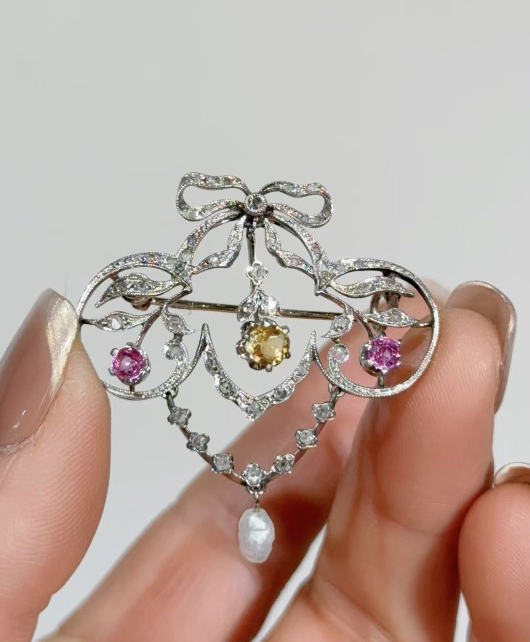 爱德华时期红宝石胸针值不值得收藏?2026年古董珠宝投资新趋势