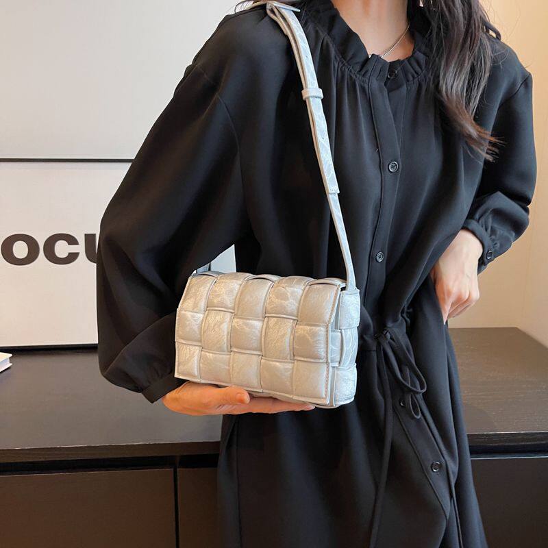 Ins Style High-Aesthetic Woven Bag, Xiaohongshu Trending Dragon Fruit Bag, Fashionable Versatile Single Shoulder Crossbody Bag For Women - Thumbnail 3