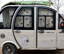 Tricycle sunscreen insulation curtain battery Hood closed four-wheel electric car net gauze summer light-proof glass window cloth
