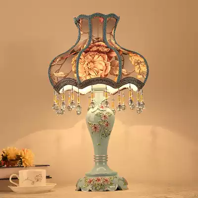 Table lamp Bedroom bed headlight European-style Nordic wedding creative modern simple warm light wedding room dowry warm and romantic