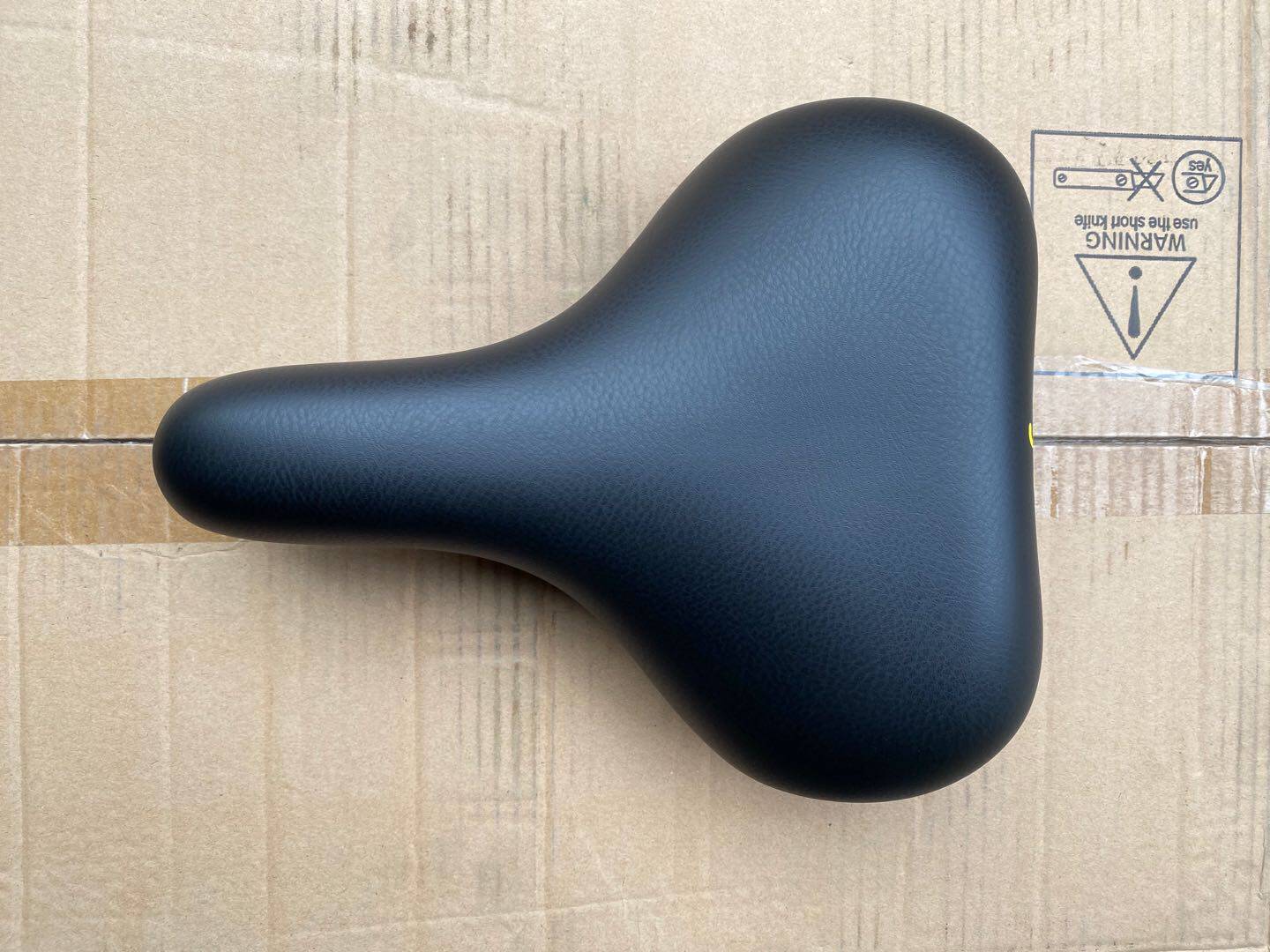 Italian SR Integrated Polyurethane Seat Cushion Mountaineering Car Wagon Travel Casual Car Big Butt Cushion OFO Car Seat Cushion