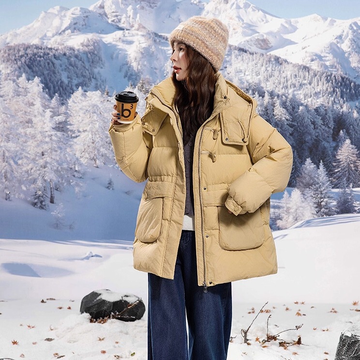 New Extra-Large Women's Winter Loose Hooded down Jacket for Plus-Size Girls with Toggle Buttons, Casual College Style Thickened Coat