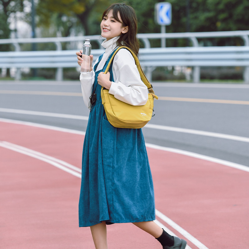 Qminica messenger bag women's new trendy men's all-match bag waterproof ins shoulder sports nylon bag dumpling bag