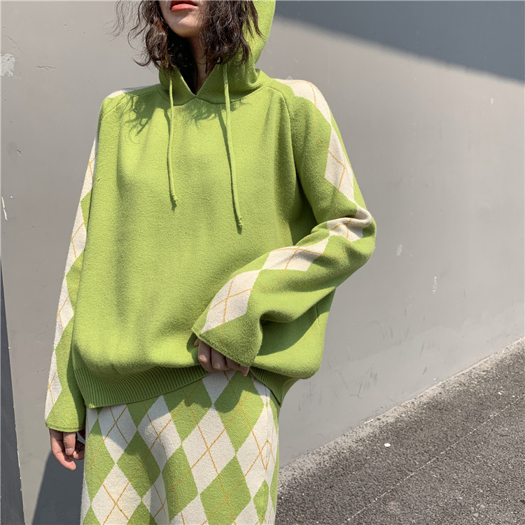 Real shot of new knitted hooded plaid skirt fashion suit for women in autumn and winter 2020