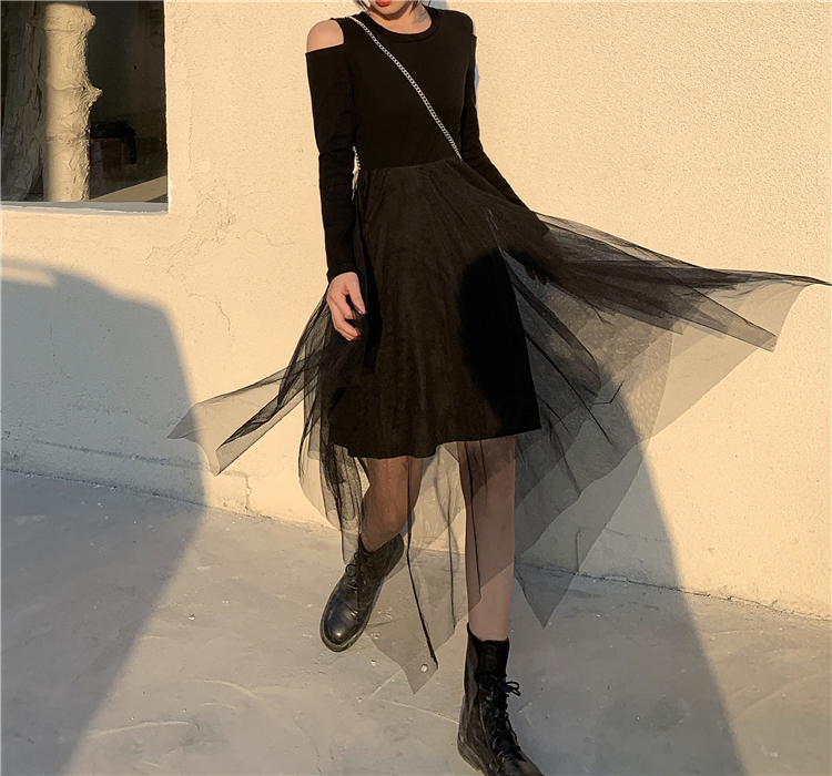Real shot ~ 2021 early spring temperament slim off shoulder bottom dress gauze skirt French gentle style