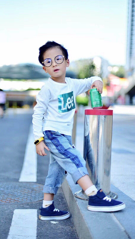 Áo sơ mi cotton cổ tròn trẻ em đẹp trai của Nhật Bản nam và nữ bé lớn in chữ T-shirt 100-140 áo thun trẻ em