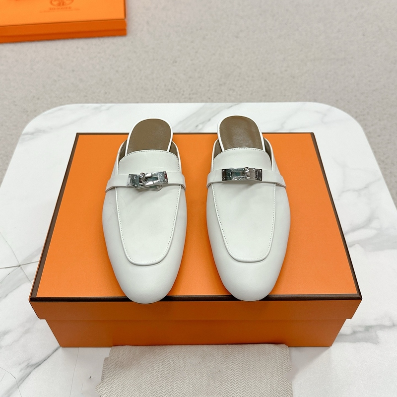 2026 Genuine Leather Low-Heeled Flat Kelly Buckle Tassel Color-Blocked Closed-Toe Mules for Travel, Vacation, and Casual Wear