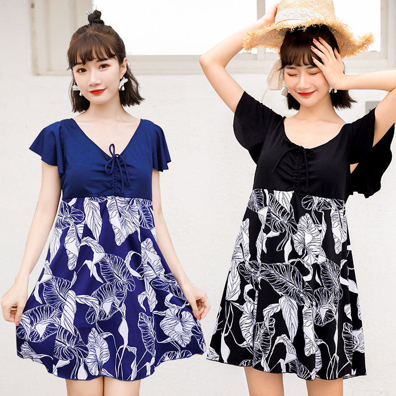 One-piece swimsuit women's Korean version of the skirt conservative 2018 new hot spring mother's belly cover thin women's bathing suit