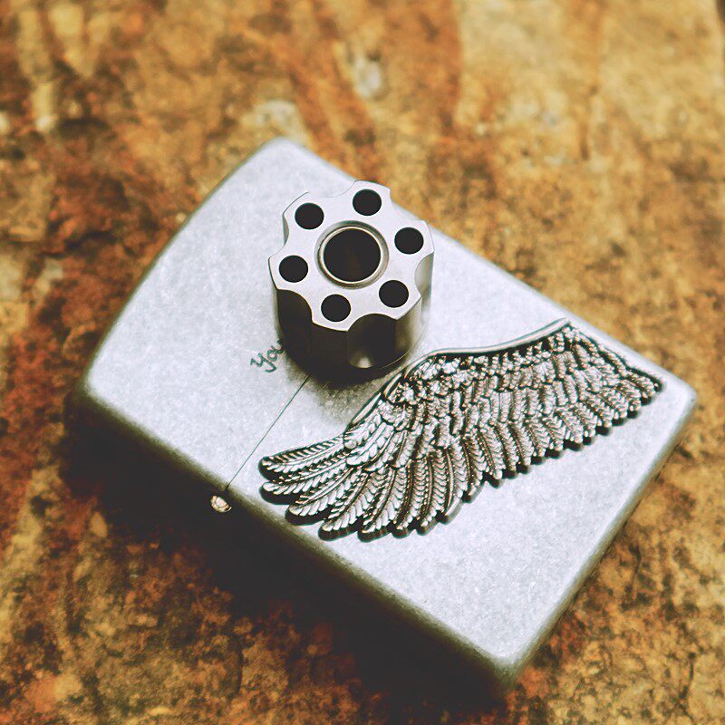 Rotator left wheel separation detachable lanyard hanging buckle knife drop titanium alloy containing 7 ceramic zirconium beads high playability