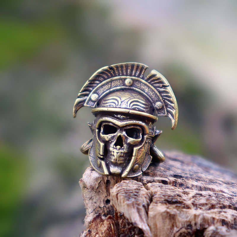 Roman legion rider brass Skull skull head knife pendant pendant pure copper for old decorative pendant umbrella rope Key Pendant Accessories