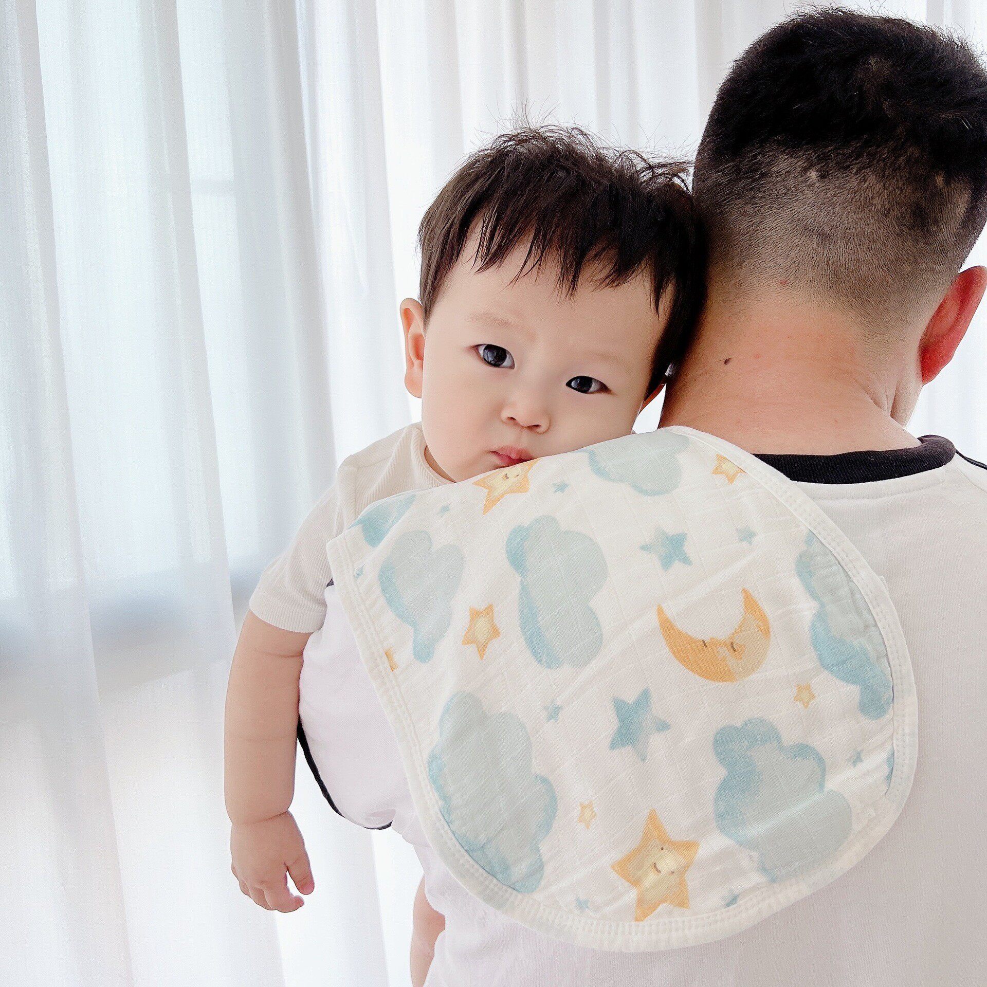 Baby six-layer gauze bib bib burp spitting milk towel bib bamboo cotton multi-purpose towel for infants and young children