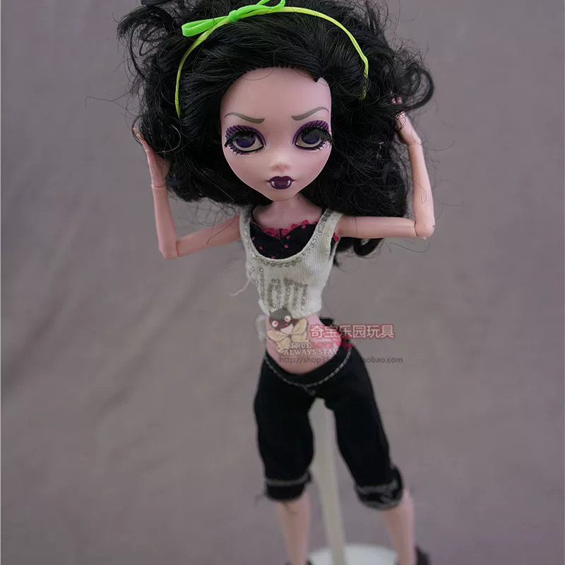 Одежда для кукол (Monster High) третья волна — одиночные костюмы, разные цвета