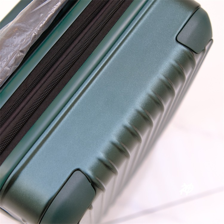 日本超輕學生可擴展託運行李箱