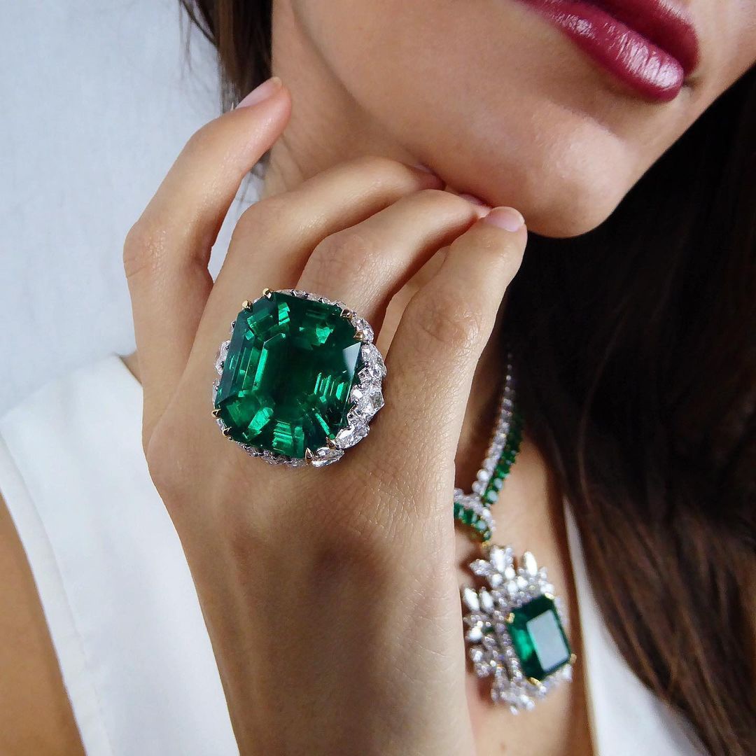 Superman Indian Colored Gems Live Shooting Red Treasure Emerald Sapphire Tanzania South Africa Real Diamond Spinel Russian Mine