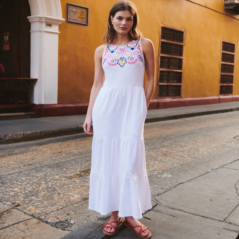 British Single-Piece Summer New Arrival Sleeveless Round Neck Cotton Embroidered Multi-Layer Splicing Mid-Length Casual Dress for Women Fashion