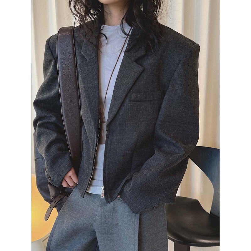 Early Spring New Korean Style Fashionable Deep-Neck Padded Shoulder Segmented Line Loose Zipper Blazer with a Stylish Short Design for Women