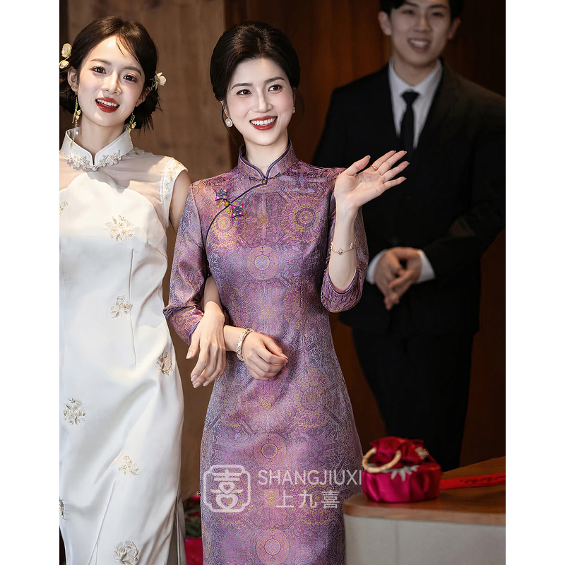 Grandma's Wedding Banquet Dress Can Be Worn Casually, 2026 New Style, Elegant and Youthful, Purple Long-Sleeved Cheongsam for Autumn and Winter Grandma's Wedding Banquet Dress Can Be Worn Casually, 2026 New Style, Elegant and Youthful, Purple Long-Sleeved Cheongsam for Autumn and Winter