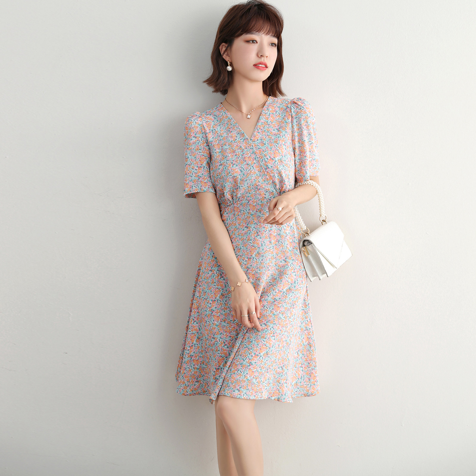 FENPERATE French style fresh print Ocean dress 2022 Summer new temperament V collar cashew slim fit