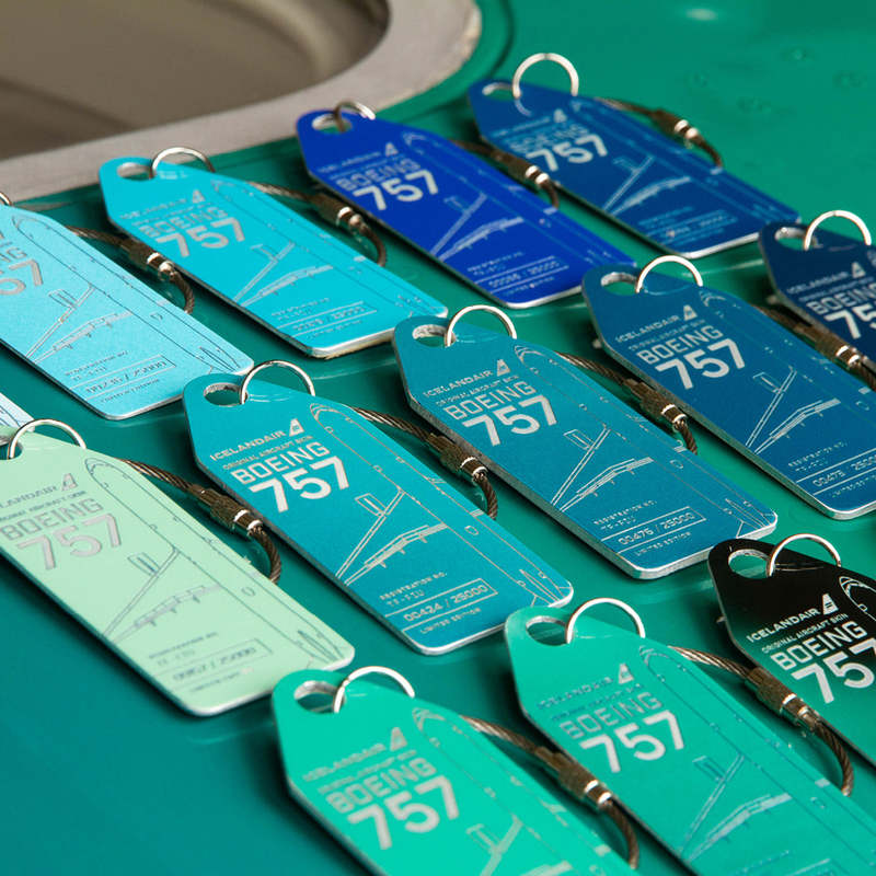 Aviationtag Icelandair Aurora Painted Boeing 757 Aircraft Skin Civil Aviation Tf-Fiu Keychain