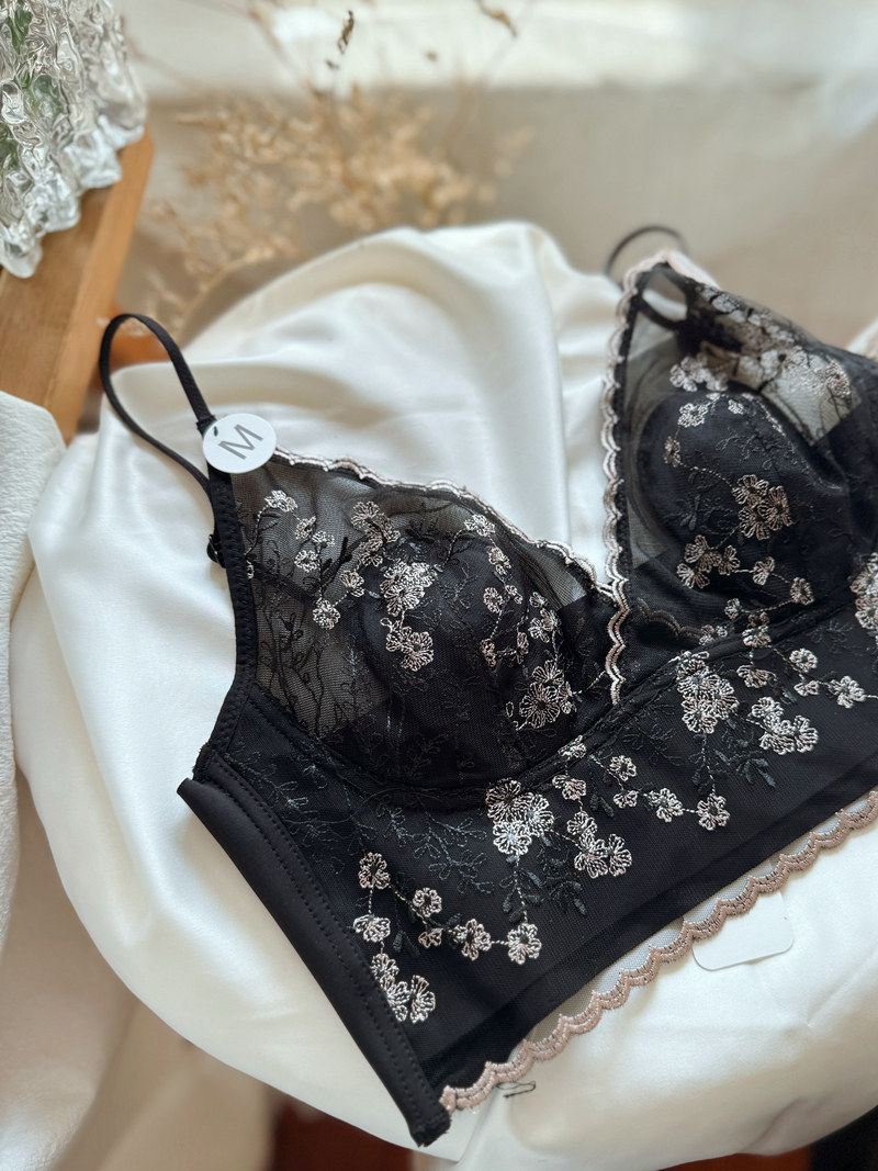 刺绣蕾丝法式内衣女士文胸无钢圈吊带胸垫兔耳朵内搭冰丝美背裹胸详情15