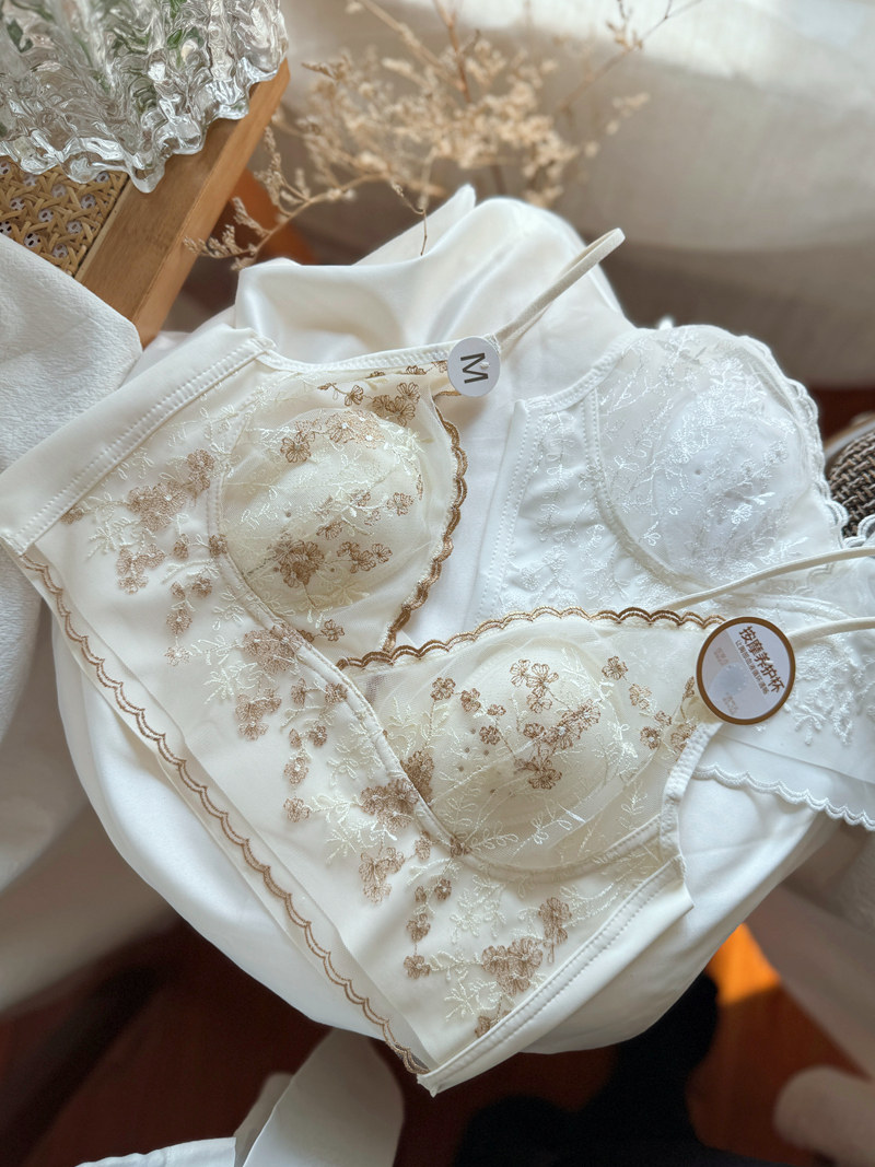 刺绣蕾丝法式内衣女士文胸无钢圈吊带胸垫兔耳朵内搭冰丝美背裹胸详情25
