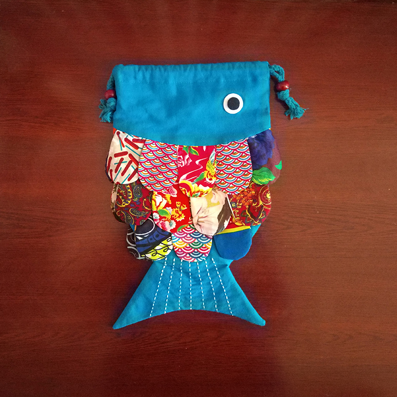 Yunnan ethnic style characteristic medium handmade fabric Messenger bag Lijiang tea horse small fish bag women's bag medium bag color matching bag