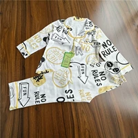 19 белых букв Панда