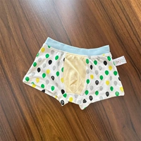 5 точек белого цвета на талии светло-голубого цвета