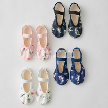Japan direct mail Chacott professional ballet dance shoes Swan print satin childrens practice shoes