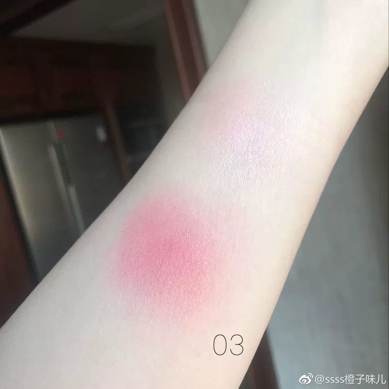 Kiko2018 mùa xuân mới hai màu má hồng kem miễn phí linh hồn giới hạn màu xanh bạc hà vỏ rouge 02 phấn má hồng 3ce