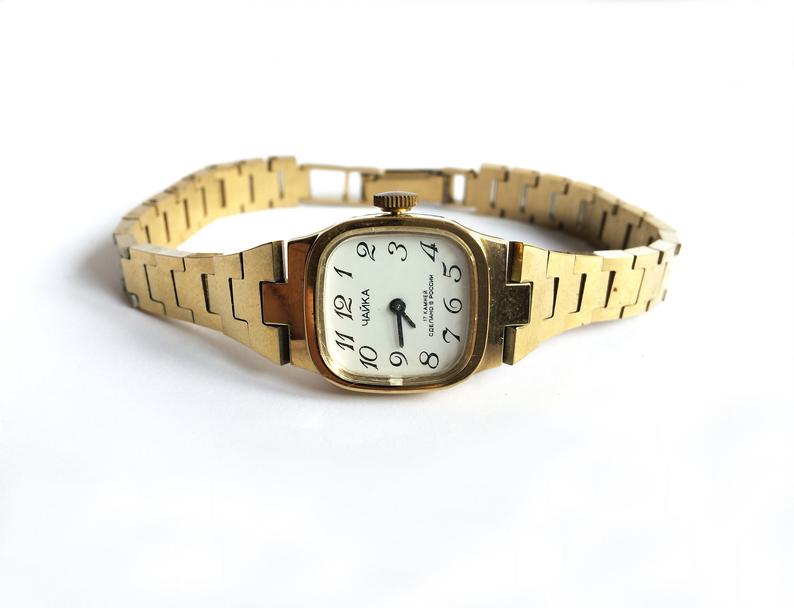 Ukrainian Elegant ◇ vintage 1970s vintage Soviet elegant gold square ladies mechanical watch