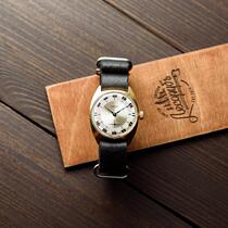 Ukraine Soviet ◇ Ancient 1970s retro Soviet mens golden mechanical leather watch watch