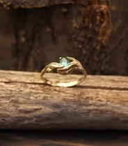 Ukrainian Unique㊣ Gorgeous and exquisite hand-made green quartz inlaid with 14k gold branches and leaves ring