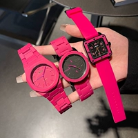 Red Watch Girls 2024 Новая женская легкая роскошная роскошная ниша красные студенты девочки смотрят дофамин