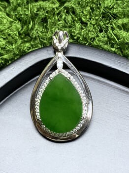 Hotan jade jasper pendant (fengshengshuiqi)