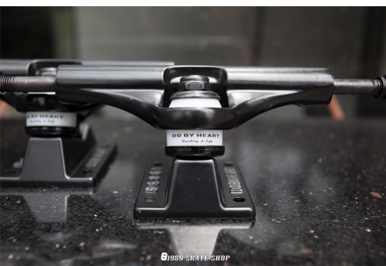 1985 Skate Shop-DBH Bridge 1985 Hợp tác Cầu trượt ván trượt Khung chân đế ván trượt 7.75-8.25 - Trượt băng / Trượt / Thể thao mạo hiểm nón bảo hiểm xe đạp thể thao
