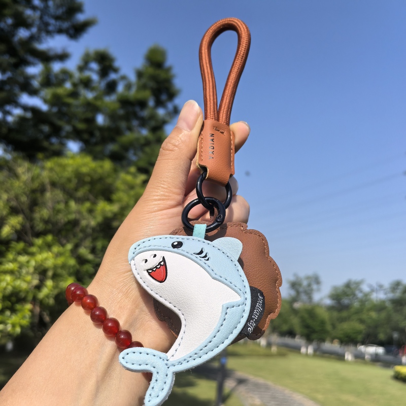 Original Marine Animal Leather Shark Keychain Cute Cartoon High-End Feel Girls' Bag Pendant Gift