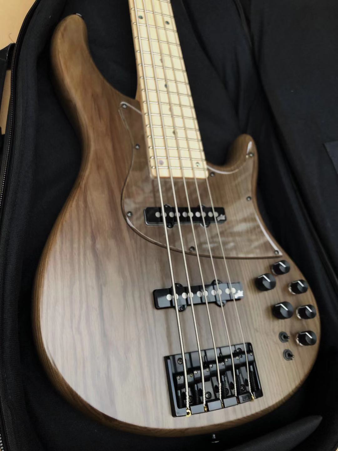 Nissan STR Sierra Series LS-52 electric bass bass Aguilar pickup front