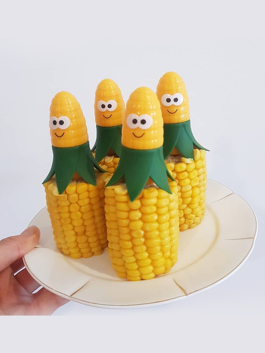 Eat corn is not afraid of hot hands Canada Joie corn fork insulation stick creative cartoon fruit fork