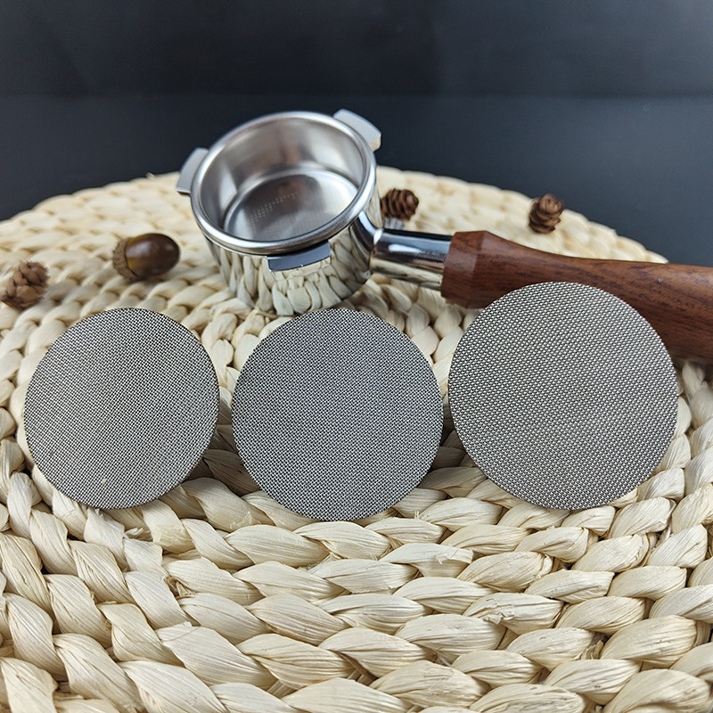 58mm53 Coffee machine powder bowl with round stainless steel sintering mesh sintering piece sintered piece anti splash splash secondary water division 51