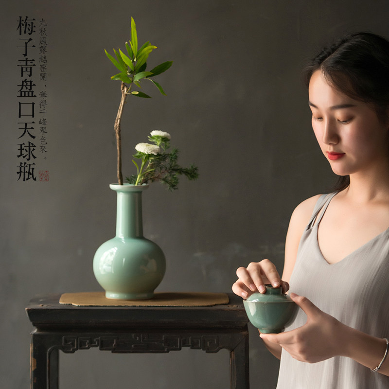 Chinese vase Antique plum green enamel plate Tianqiu bottle collection Literati space Home decoration Flower arrangement Flower art