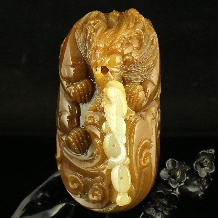 Boutique natural Xinjiang and at the end of the sugar white and field jade playful carvings (of the chaise leopard) Large pieces of the yellow Qinqin seed stock