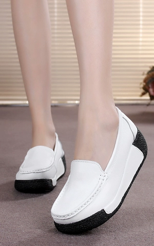 佰 夏季 mùa hè da y tá giày nữ trắng nêm với rỗng breathable non-slip làm việc thấp để giúp dép giày mẹ
