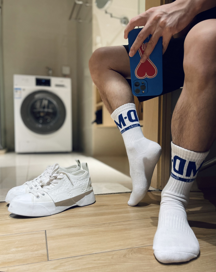 D.M SOCKS
