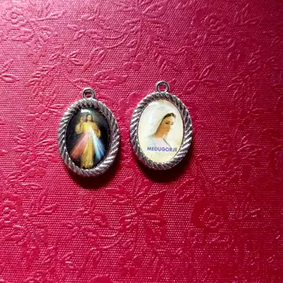 Catholic Sacrament, Mercy, Mother of Jesus, face, double-sided drip of oil